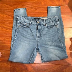 Aeropostale high waisted begging a